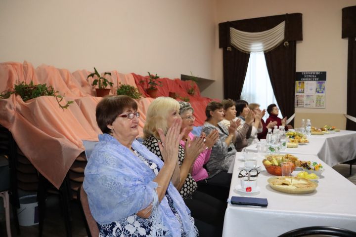 В Чистопольском районе организовали концерт для тех, кто помогает фронту (фоторепортаж)