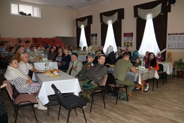 В Чистопольском районе организовали концерт для тех, кто помогает фронту (фоторепортаж)