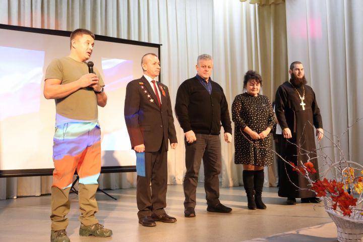 В Чистопольском районе организовали концерт для тех, кто помогает фронту (фоторепортаж)