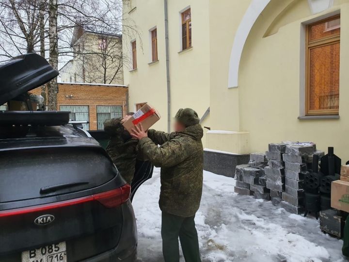 Чистопольская епархия передала военному госпиталю лекарственные средства