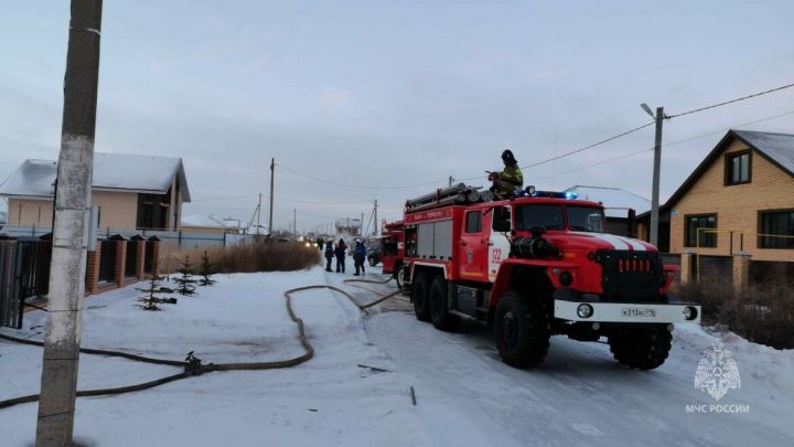 59-летний мужчина попал в реанимацию после пожара в Мензелинске