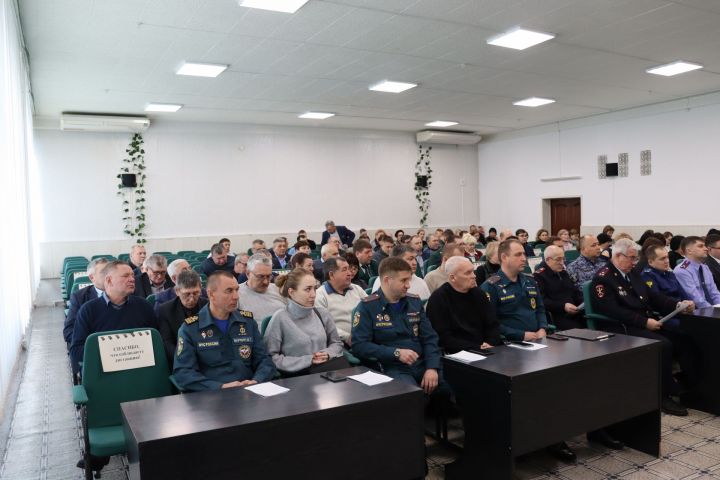 В Чистополе обсудили вопросы обеспечения безопасности в период новогодних праздников