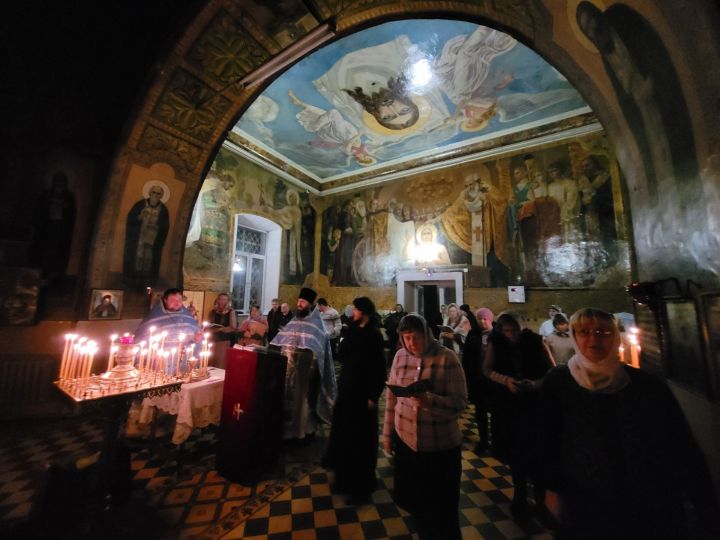 В чистопольском храме помолятся о Российском воинстве во время ночной литургии