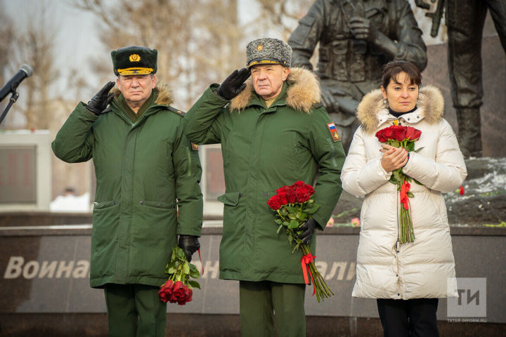 В казанском Парке Победы почтили память воинов-интернационалистов