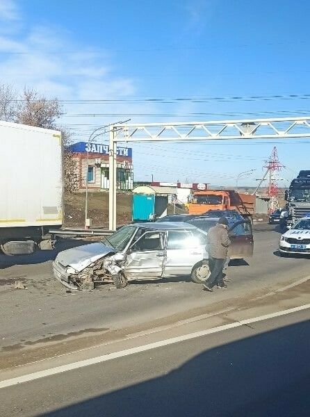 На въезде в Челны столкнулись две «Лады»