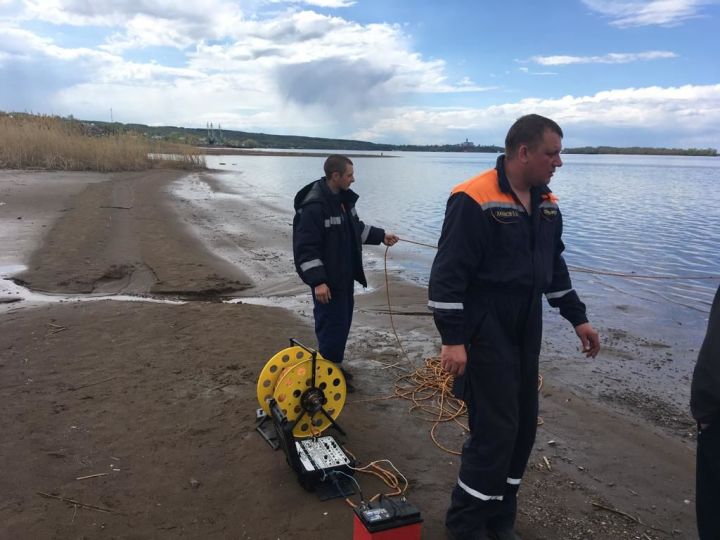 В Чистополе водолазы очистили дно Камы от мусора