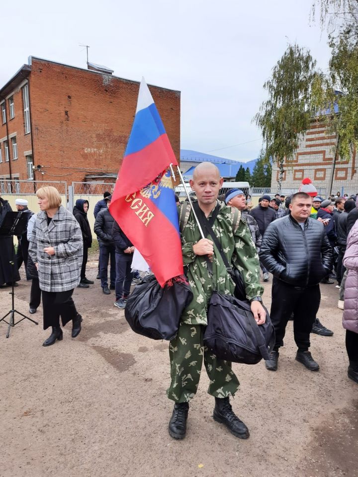 «Кто, если не мы!»: в Чистополе состоялась первая отправка мобилизованных граждан