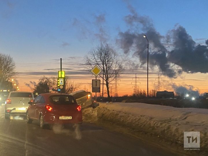 В Казани из-за ДТП на Тэцевской образовалась огромная пробка