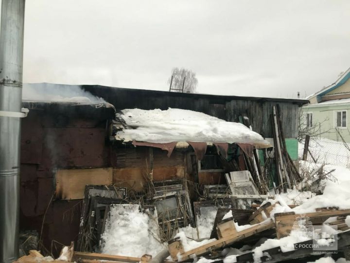 В Зеленодольском районе семья с пятью детьми осталась без дома