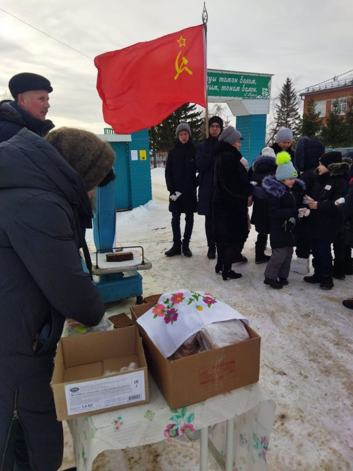 Жители села Татарское Адельшино присоединились к Всероссийской акции памяти «Блокадный хлеб»