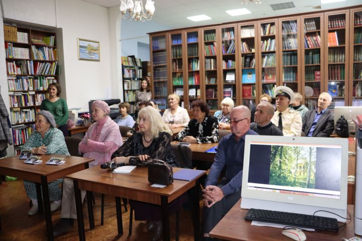 «Удивительный поселок Водников»: чистопольцам презентовали набор открыток