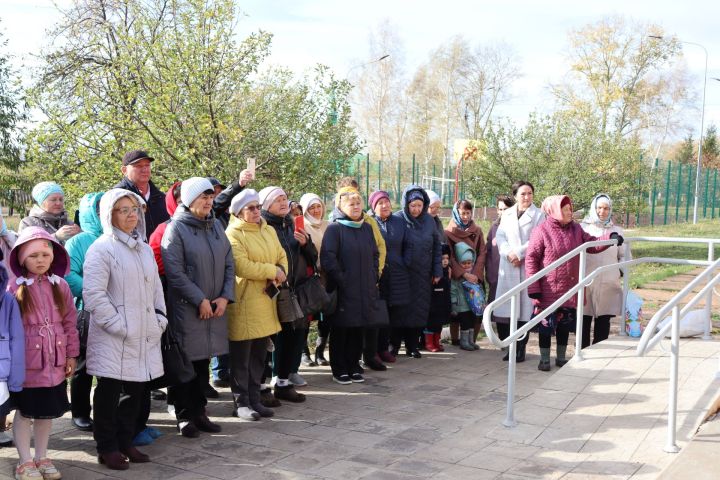 В Чистопольском районе открыли памятную доску воину-афганцу (фоторепортаж)