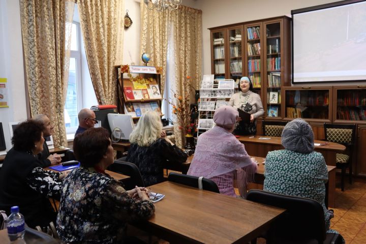 «Удивительный поселок Водников»: чистопольцам презентовали набор открыток