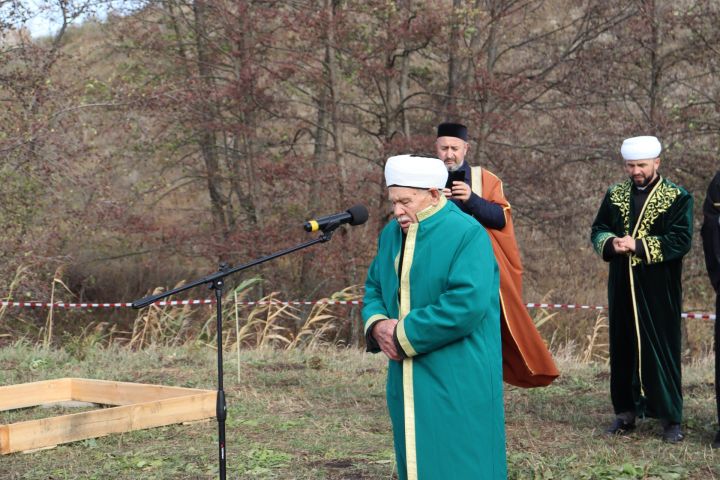 В Чистопольском районе обустроили родник « Таш чишмэ» (Фоторепортаж)