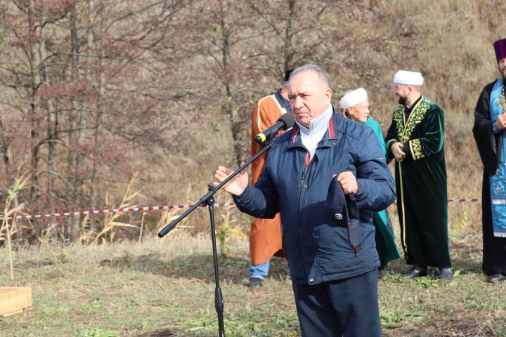 В Чистопольском районе обустроили родник « Таш чишмэ» (Фоторепортаж)