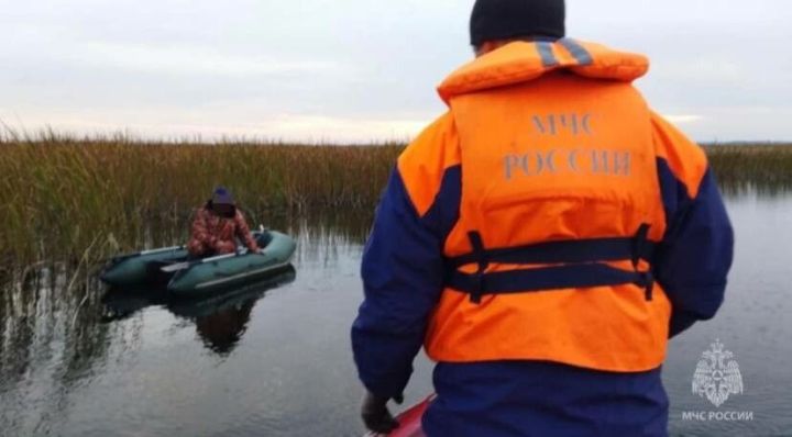 В Татарстане спасатели нашли рыбака, заблудившегося в камышах