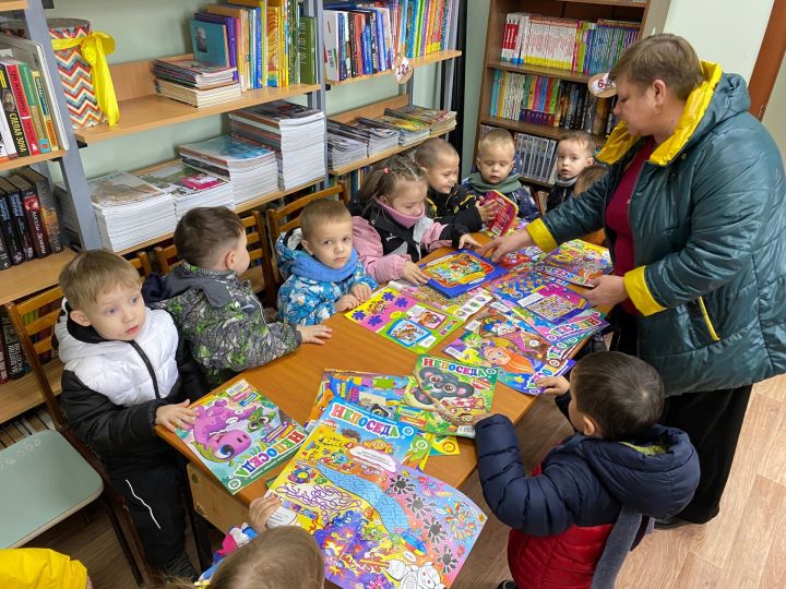 Для дошкольников чистопольского села прошла экскурсия-знакомство в библиотеке