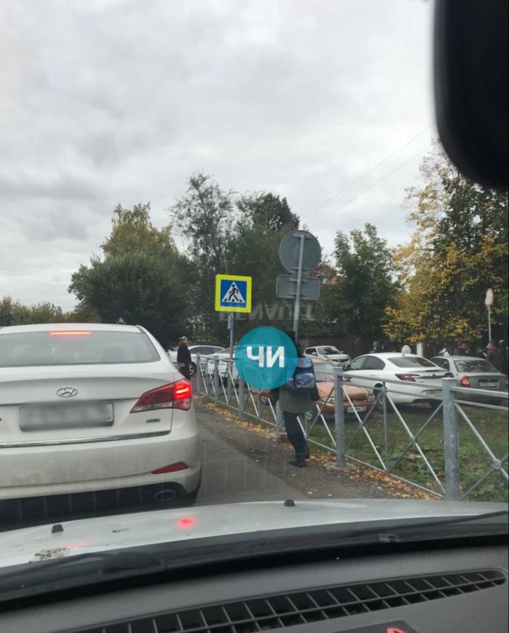 Жительница Чистополя призвала автомобилистов не создавать заторов вблизи школ