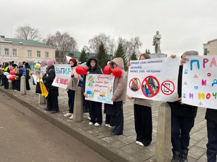 В Чистополе прошла акция, посвященная Дню памяти жертв ДТП