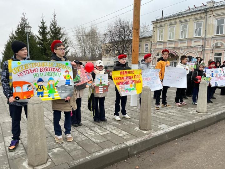 В Чистополе прошла акция, посвященная Дню памяти жертв ДТП