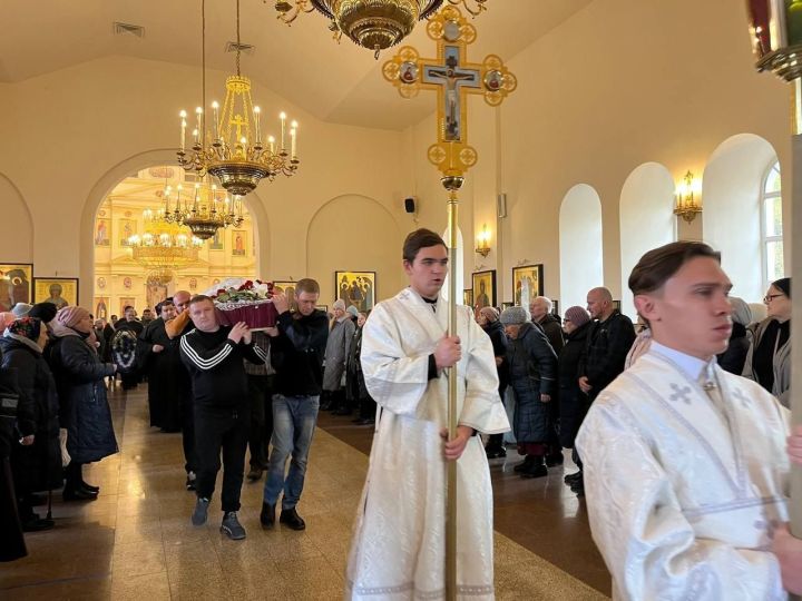 В Нижнекамске простились с Викторией Зубаревой, которую жестоко убил бывший священник