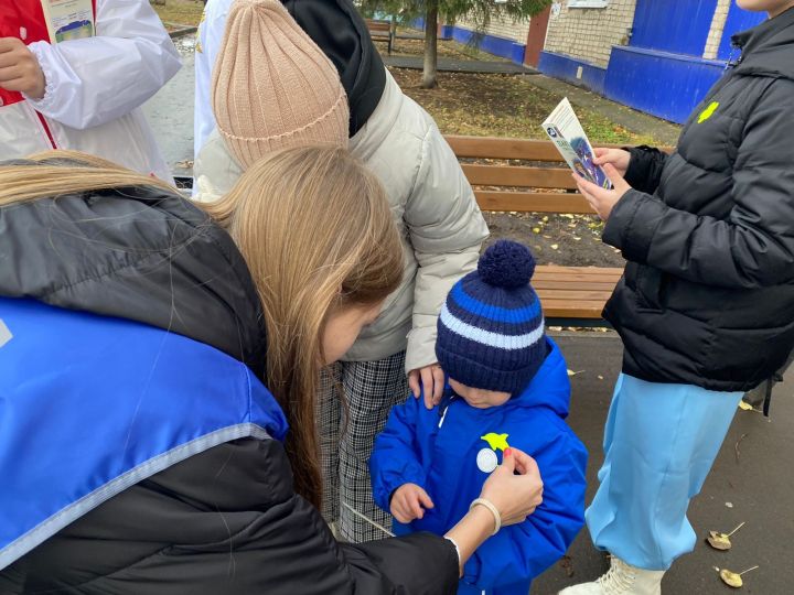 В рейд по городу вышли юные инспекторы дорожного движения чистопольской гимназии № 3