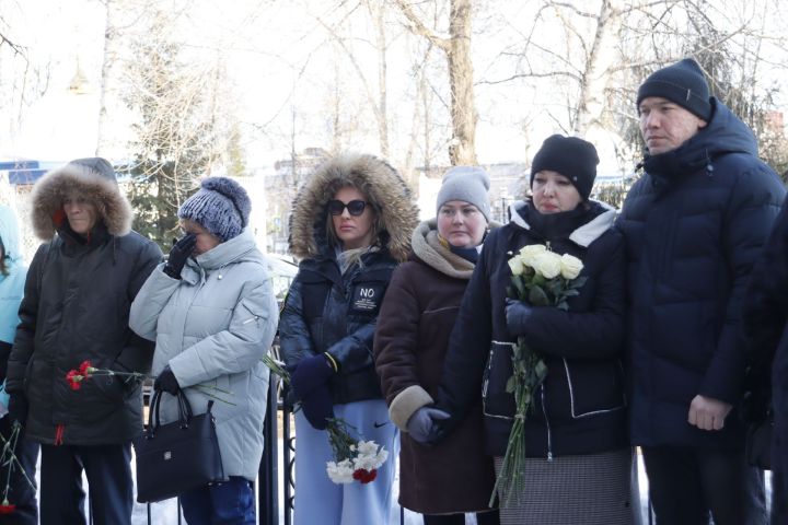 На здании школы № 1 открыли мемориальные доски в память о погибших на СВО выпускниках