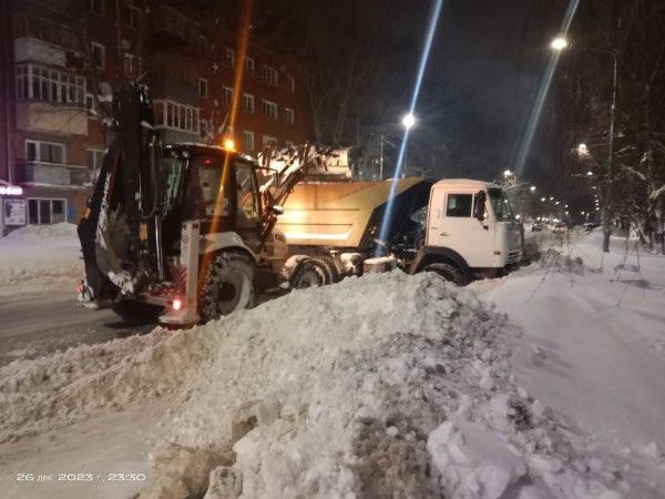 За ночь с чистопольских улиц вывезено около 1000 кубометров снега