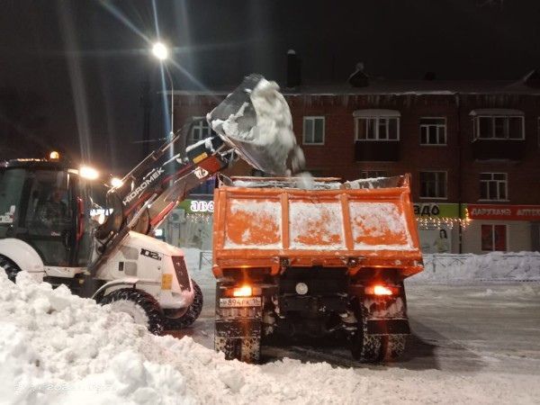 За ночь с чистопольских улиц вывезено около 1000 кубометров снега