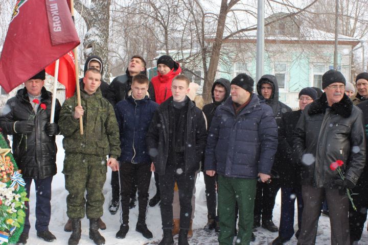 В Чистополе состоялся митинг, посвященный 34-й годовщине вывода советских войск из Афганистана