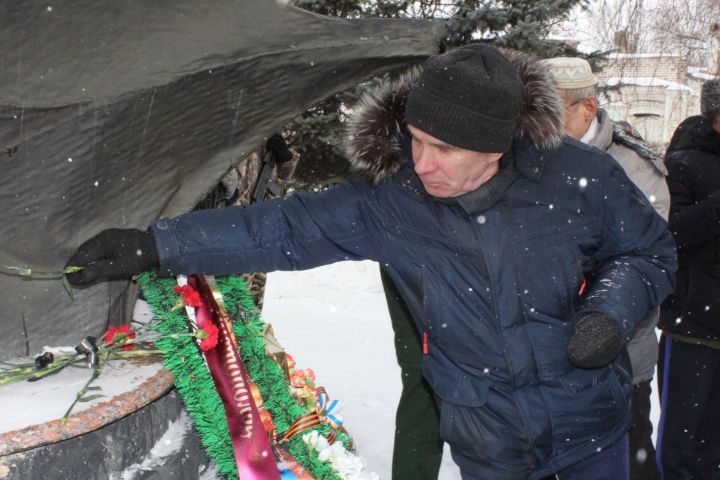 В Чистополе состоялся митинг, посвященный 34-й годовщине вывода советских войск из Афганистана