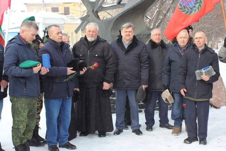 В Чистополе состоялся митинг, посвященный 34-й годовщине вывода советских войск из Афганистана