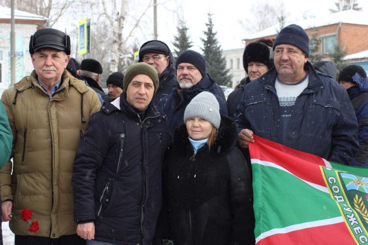 В Чистополе состоялся митинг, посвященный 34-й годовщине вывода советских войск из Афганистана