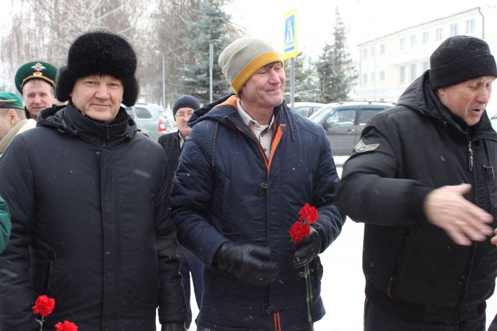 В Чистополе состоялся митинг, посвященный 34-й годовщине вывода советских войск из Афганистана