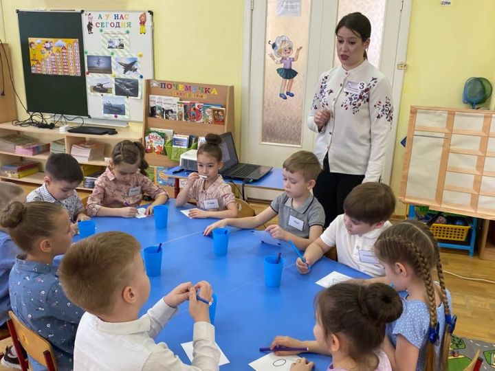 Три педагога представили Чистополь в зональном туре конкурса «Воспитатель года»