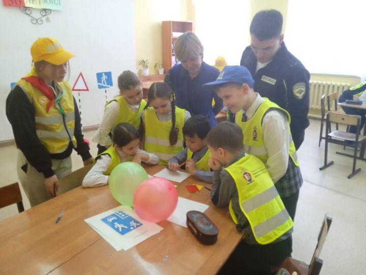 В чистопольской школе прошел турнир среди знатоков ПДД