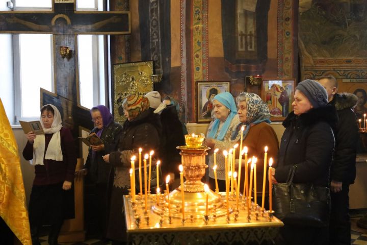 В Чистополь прибыли иконы с частицами мощей свт. Луки Крымского и мчч. Киприана и Иустинии