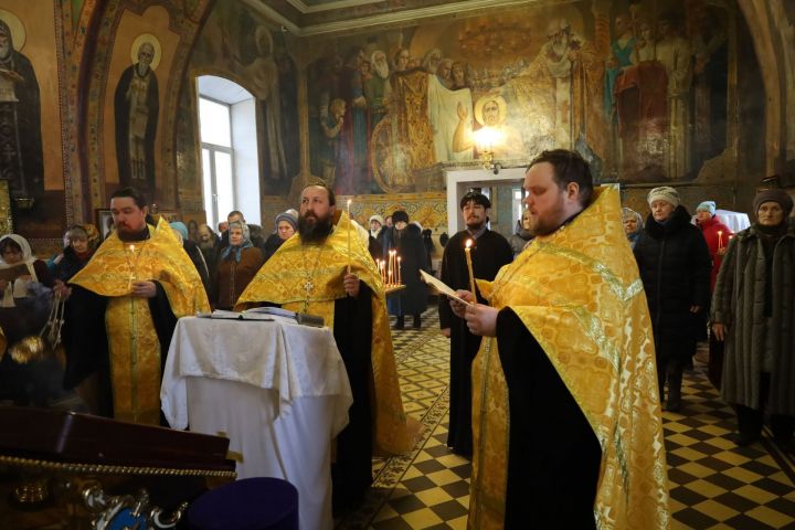 В Чистополь прибыли иконы с частицами мощей свт. Луки Крымского и мчч. Киприана и Иустинии