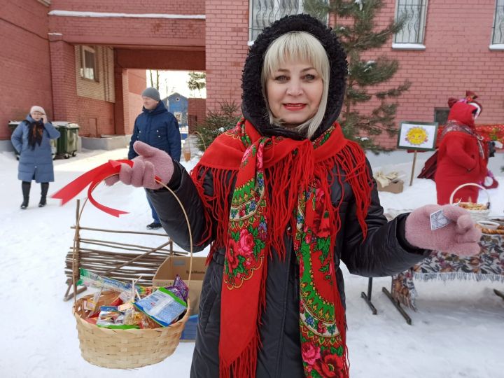 В чистопольской школе отпраздновали Масленицу (фоторепортаж)