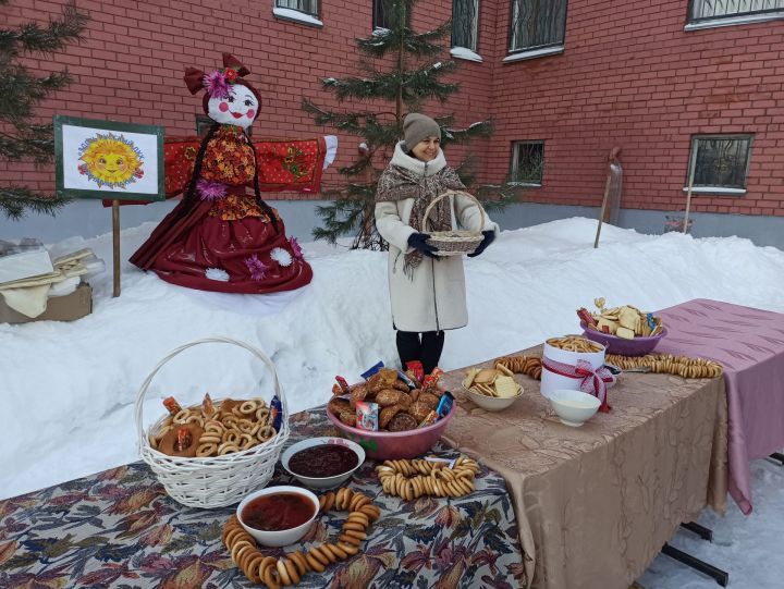 В чистопольской школе отпраздновали Масленицу (фоторепортаж)