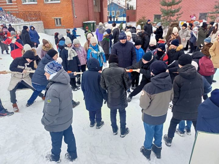 В чистопольской школе отпраздновали Масленицу (фоторепортаж)