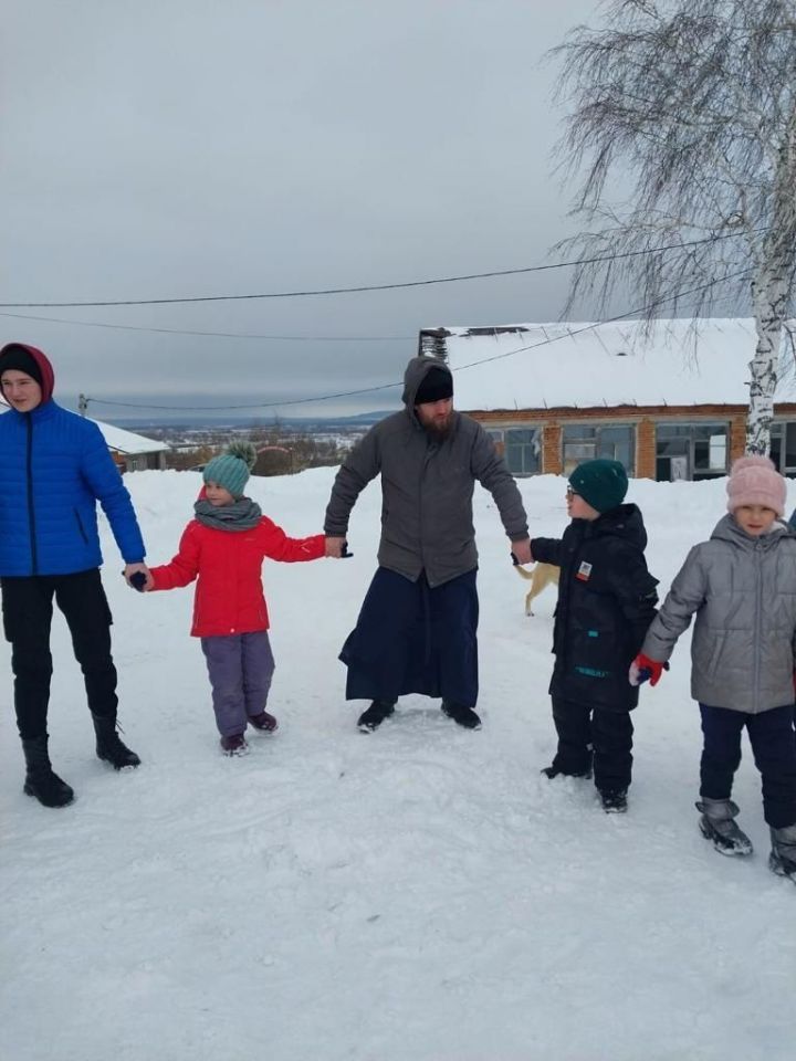 Песни, конкурсы, хороводы: в селе Булдырь прошли масленичные гулянья