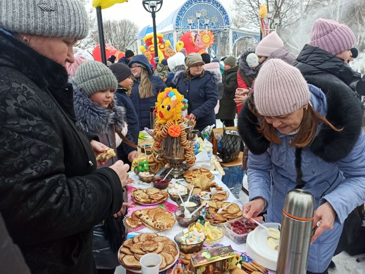 Как в Чистополе праздновали Масленицу (фоторепортаж)