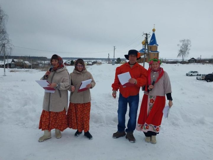 Песни, конкурсы, хороводы: в селе Булдырь прошли масленичные гулянья