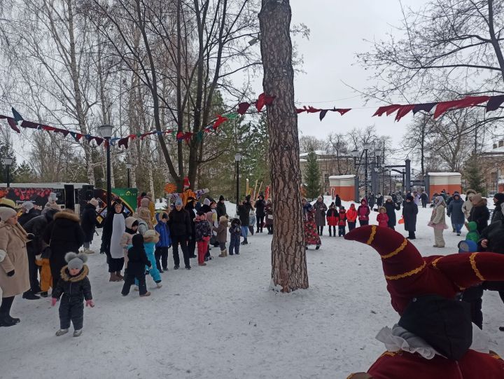 Как в Чистополе праздновали Масленицу (фоторепортаж)