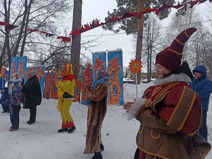 Как в Чистополе праздновали Масленицу (фоторепортаж)