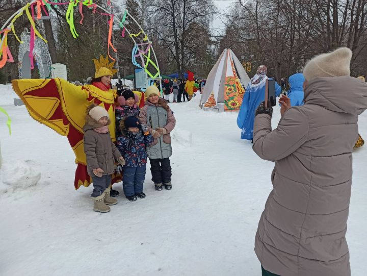 Как в Чистополе праздновали Масленицу (фоторепортаж)