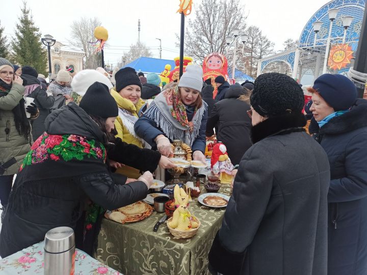 Как в Чистополе праздновали Масленицу (фоторепортаж)