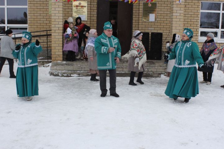 В поселке Юлдуз Чистопольского района состоялись праздничные гуляния «Масленица озорная, разудалая»