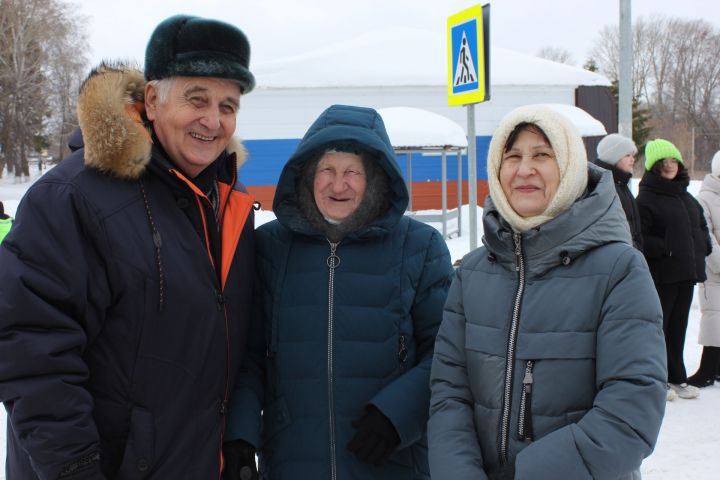 В поселке Юлдуз Чистопольского района состоялись праздничные гуляния «Масленица озорная, разудалая»